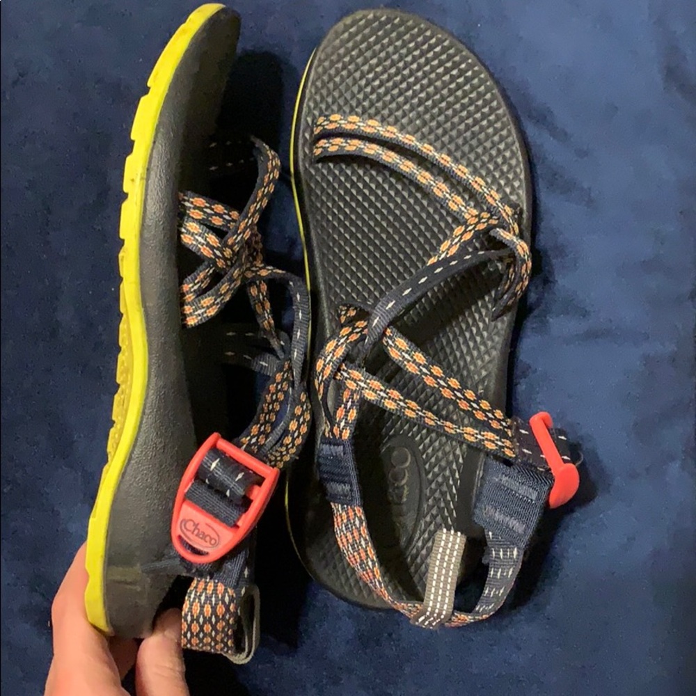 Like new girls Chacos